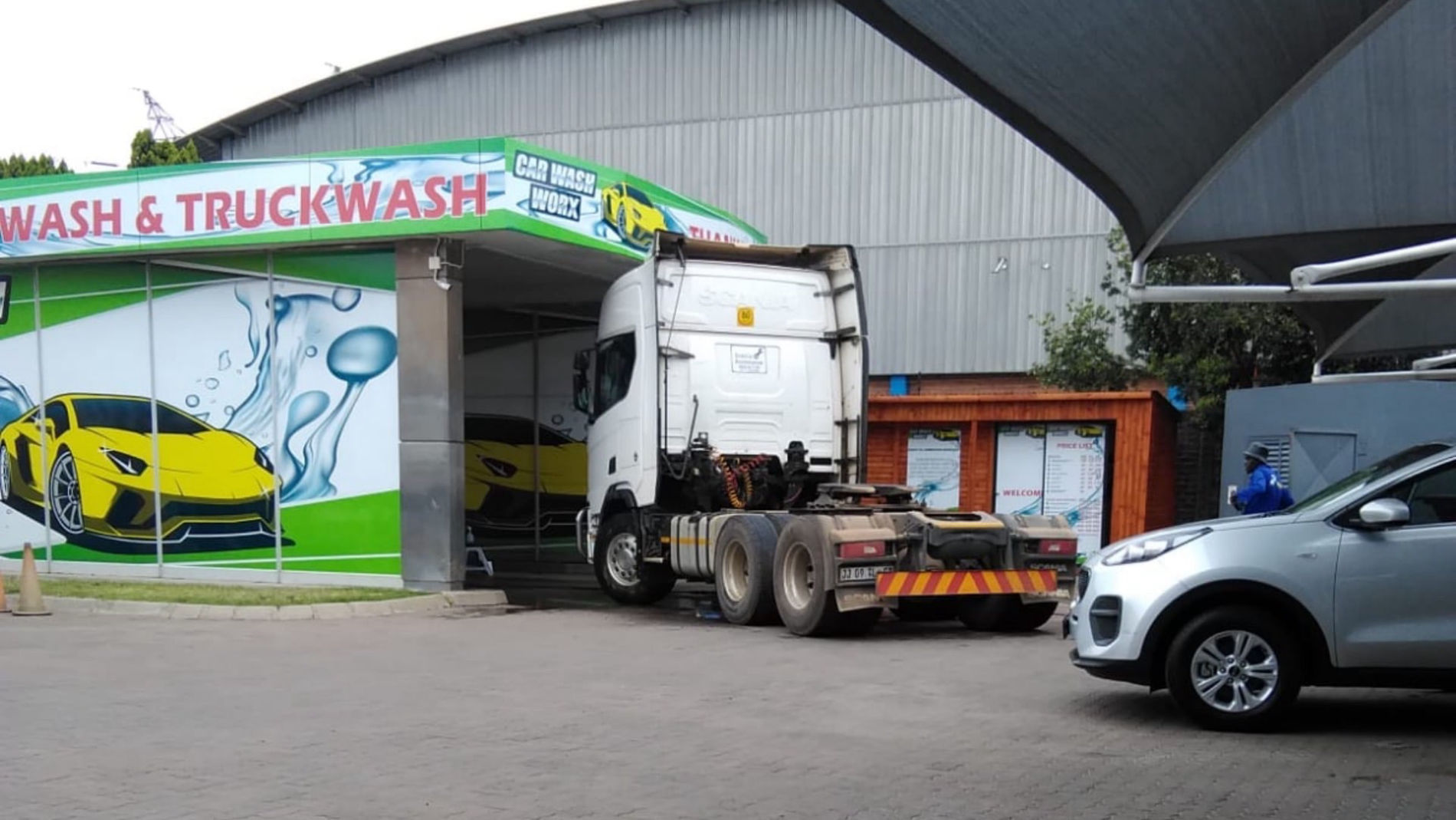 Y13 investments | Truck Wash Building Image Gallery